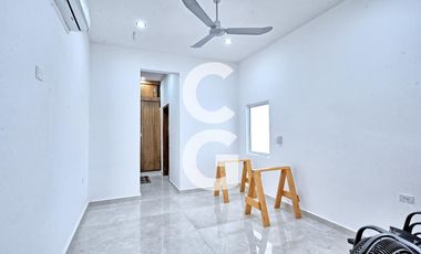 Casa en Venta en Cancun en Residencial Lagos del Sol con Alberca y Terraza Abierta