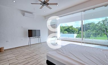 Casa en Venta en Cancun en Residencial Lagos del Sol con Alberca y Terraza Abierta