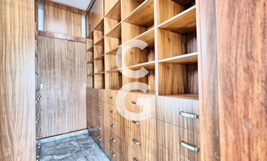 Casa en Venta en Cancun en Residencial Lagos del Sol con Alberca y Terraza Abierta