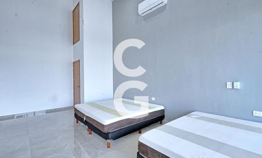 Casa en Venta en Cancun en Residencial Lagos del Sol con Alberca y Terraza Abierta