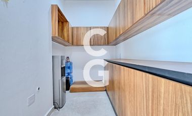 Casa en Venta en Cancun en Residencial Lagos del Sol con Alberca y Terraza Abierta