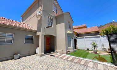 Venta casa 5 dormitorios en microbarrio cerrado, Valle Lo Campino