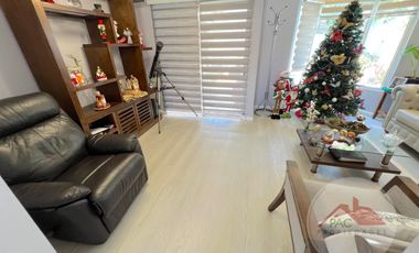 Venta casa 5 dormitorios en microbarrio cerrado, Valle Lo Campino