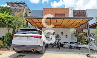 Casa en Venta en Cancún en Residencial Aqua by Cumbres con Alberca