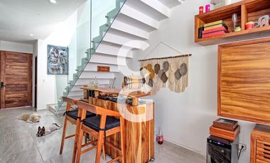 Casa en Venta en Cancún en Residencial Aqua by Cumbres con Alberca