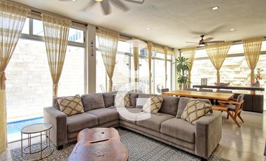 Casa en Venta en Cancún en Residencial Aqua by Cumbres con Alberca