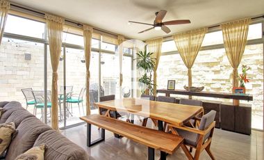 Casa en Venta en Cancún en Residencial Aqua by Cumbres con Alberca