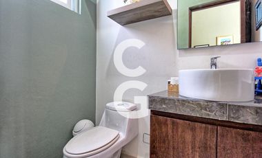 Casa en Venta en Cancún en Residencial Aqua by Cumbres con Alberca