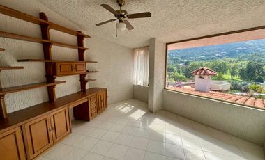 LAS CAÑADAS CASA EN RENTA CON BONITA VISTA MUY BIEN UBICADA