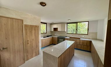 LAS CAÑADAS CASA EN RENTA CON BONITA VISTA MUY BIEN UBICADA