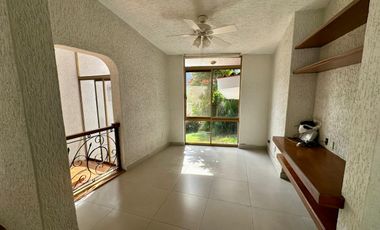 LAS CAÑADAS CASA EN RENTA CON BONITA VISTA MUY BIEN UBICADA