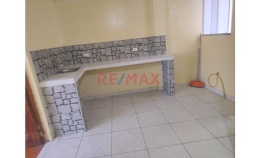 Venta de Casa De 5 Pisos En Previ Callao En Excelente Ubicación