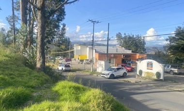 Terreno comercial en arriendo 5.846m2 en la vía Monay frente al TUTI Baguanchi