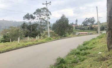 Terreno comercial en arriendo 5.846m2 en la vía Monay frente al TUTI Baguanchi