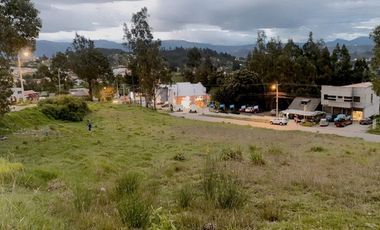 Terreno comercial en arriendo 5.846m2 en la vía Monay frente al TUTI Baguanchi