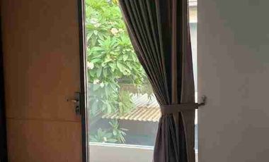 Rumah Hook 2 Lantai SHM 4+1 Kamar Luas 150m Bintaro Sektor 2