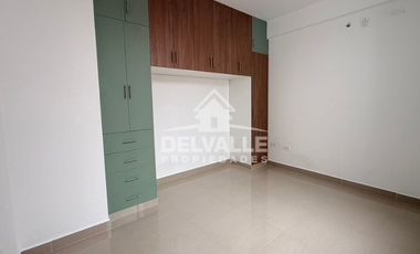 Casa de 3 Pisos en Venta – Excelente Distribución y Terraza Amplia