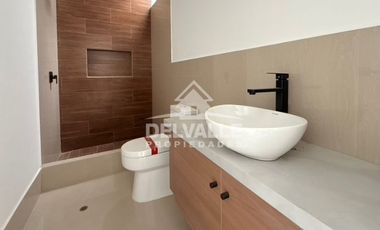 Casa de 3 Pisos en Venta – Excelente Distribución y Terraza Amplia