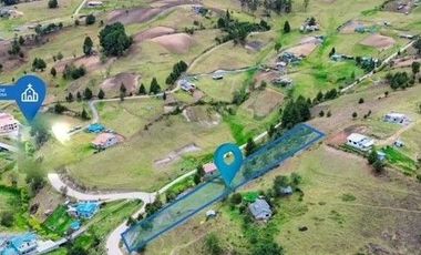 Terreno en venta 4.250m2 entre Zhucay y Tarqui, sur de Cuenca Ec.