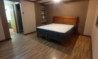 AMPLIA CASA 4 DORMITORIOS 3 BAÑOS MAS SERVICIO