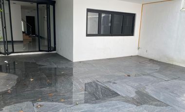 Exclusiva Casa De 3 Niveles Con Elegancia Y Seguridad En Lomas De La Reforma! (41948871)