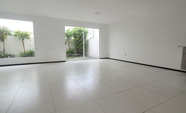 Casa en Condominio 3 Recámaras: La Floresta. Bosques del Lago