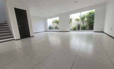 Casa en Condominio 3 Recámaras: La Floresta. Bosques del Lago