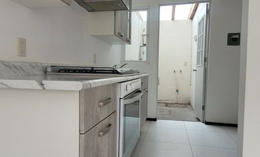 Casa en Condominio 3 Recámaras: La Floresta. Bosques del Lago