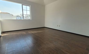 Casa en Condominio 3 Recámaras: La Floresta. Bosques del Lago