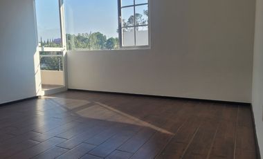 Casa en Condominio 3 Recámaras: La Floresta. Bosques del Lago