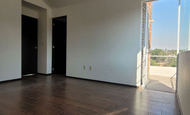 Casa en Condominio 3 Recámaras: La Floresta. Bosques del Lago