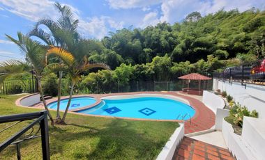 SE ARRIENDA CASA EN BOSQUES DE SANTA HELENA, SECTOR AV SUR.