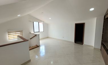 SE ARRIENDA CASA EN BOSQUES DE SANTA HELENA, SECTOR AV SUR.