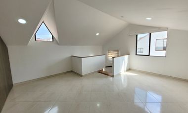 SE ARRIENDA CASA EN BOSQUES DE SANTA HELENA, SECTOR AV SUR.