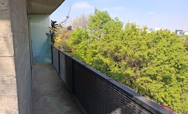 3 Rec. + Cuart. Servicio. 220 m. Habitables 2 Balcones.