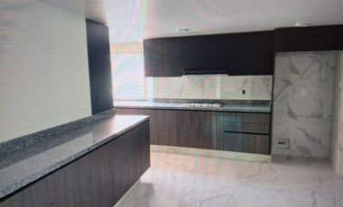 3 Rec. + Cuart. Servicio. 220 m. Habitables 2 Balcones.