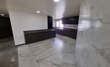 3 Rec. + Cuart. Servicio. 220 m. Habitables 2 Balcones.