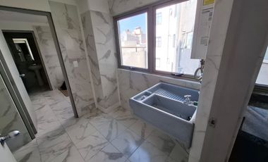 3 Rec. + Cuart. Servicio. 220 m. Habitables 2 Balcones.