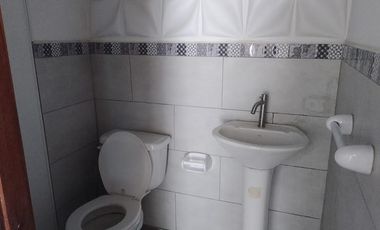 SE ALQUILA LOCAL COMERCIAL EN EL EDIFICIO BARÓN