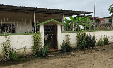 SE VENDE CASA DE UNA PLANTA EN CHONE