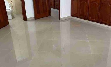 En Alquiler Departamento en Vernaza Norte