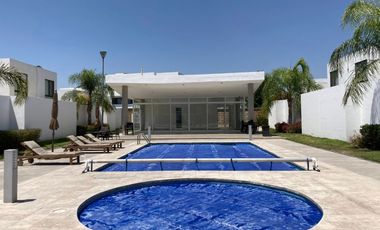 En RENTA casa AMUEBLADA en Valle de Juriquilla condominio Pontevedra 2