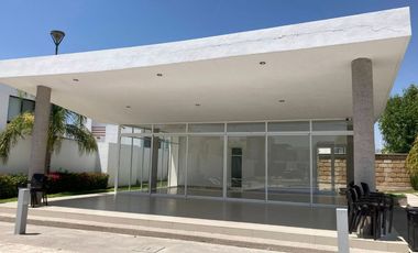 En RENTA casa AMUEBLADA en Valle de Juriquilla condominio Pontevedra 2