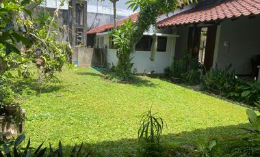 FOR RENT HUNIAN BIG GARDEN 3BR LOKASI SUPER STARTEGIS DI RENON