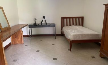 FOR RENT HUNIAN BIG GARDEN 3BR LOKASI SUPER STARTEGIS DI RENON