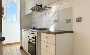 Arriendo departamento 3 dormitorios, principal en suite, 2 baños, balcón y estacionamiento en Condominio Pucalán, Valle Volcanes