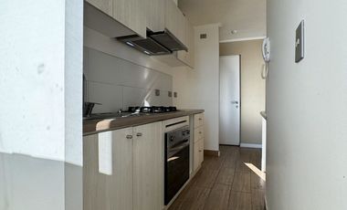 Arriendo departamento 3 dormitorios, principal en suite, 2 baños, balcón y estacionamiento en Condominio Pucalán, Valle Volcanes