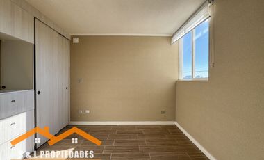 Arriendo departamento 3 dormitorios, principal en suite, 2 baños, balcón y estacionamiento en Condominio Pucalán, Valle Volcanes