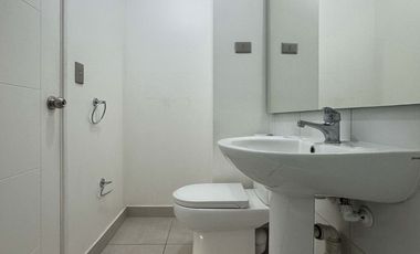 Arriendo departamento 3 dormitorios, principal en suite, 2 baños, balcón y estacionamiento en Condominio Pucalán, Valle Volcanes