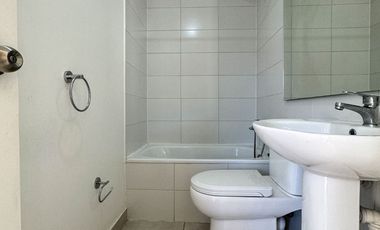 Arriendo departamento 3 dormitorios, principal en suite, 2 baños, balcón y estacionamiento en Condominio Pucalán, Valle Volcanes